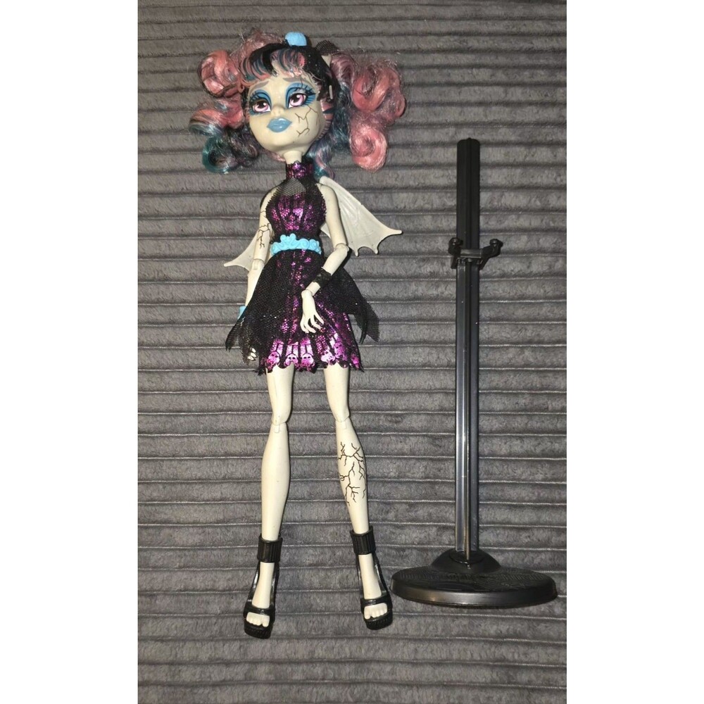 monster high Mattel Monster High Zombie Shake Rochelle Goyle Doll